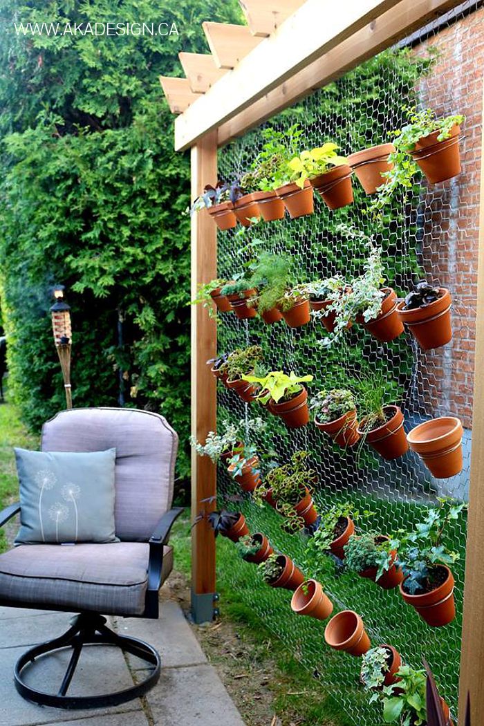 A tela de aço também é uma ótima opção para criar os jardins verticais (Foto: Reprodução)
